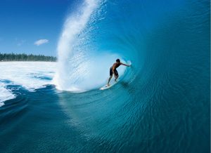 Tuviajedegrupo y VIAJABIEN te llevan en una magnifica escapada a Cantabria a practicar surf en las majestuosas olas del mar cantábrico